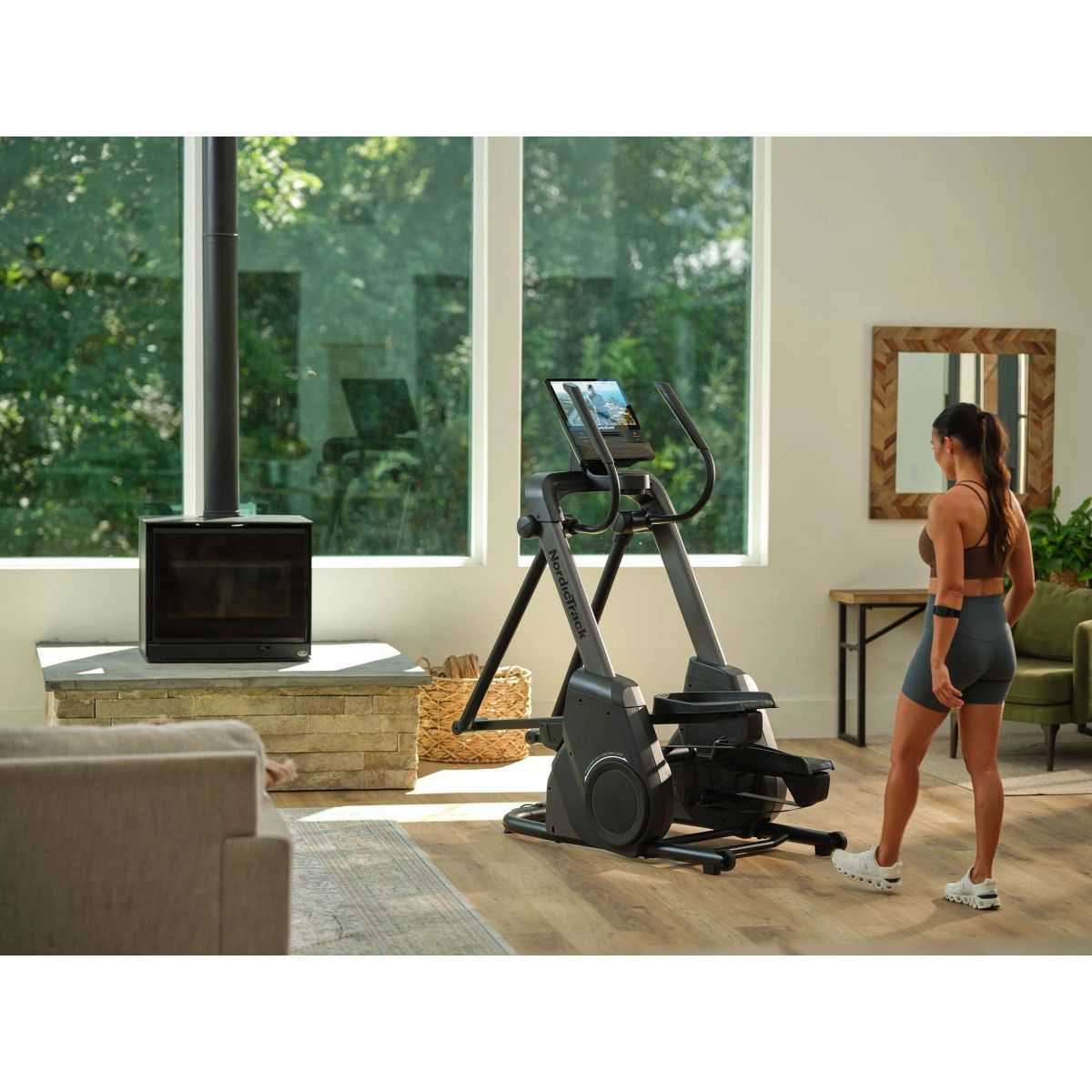 NordicTrack Elíptica X16 con Pantalla Táctil de 16"