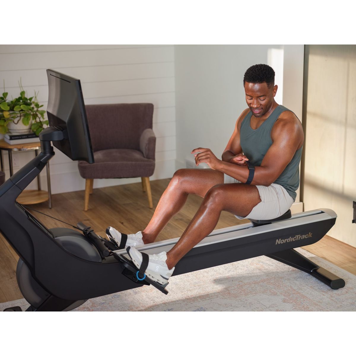 Remo de Aire NordicTrack RW900 con Pantalla Táctil HD Pivotante de 24" (Nuevo Modelo)