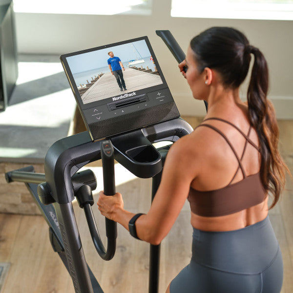 Elíptica X16 con Pantalla Táctil de 16" NordicTrack
