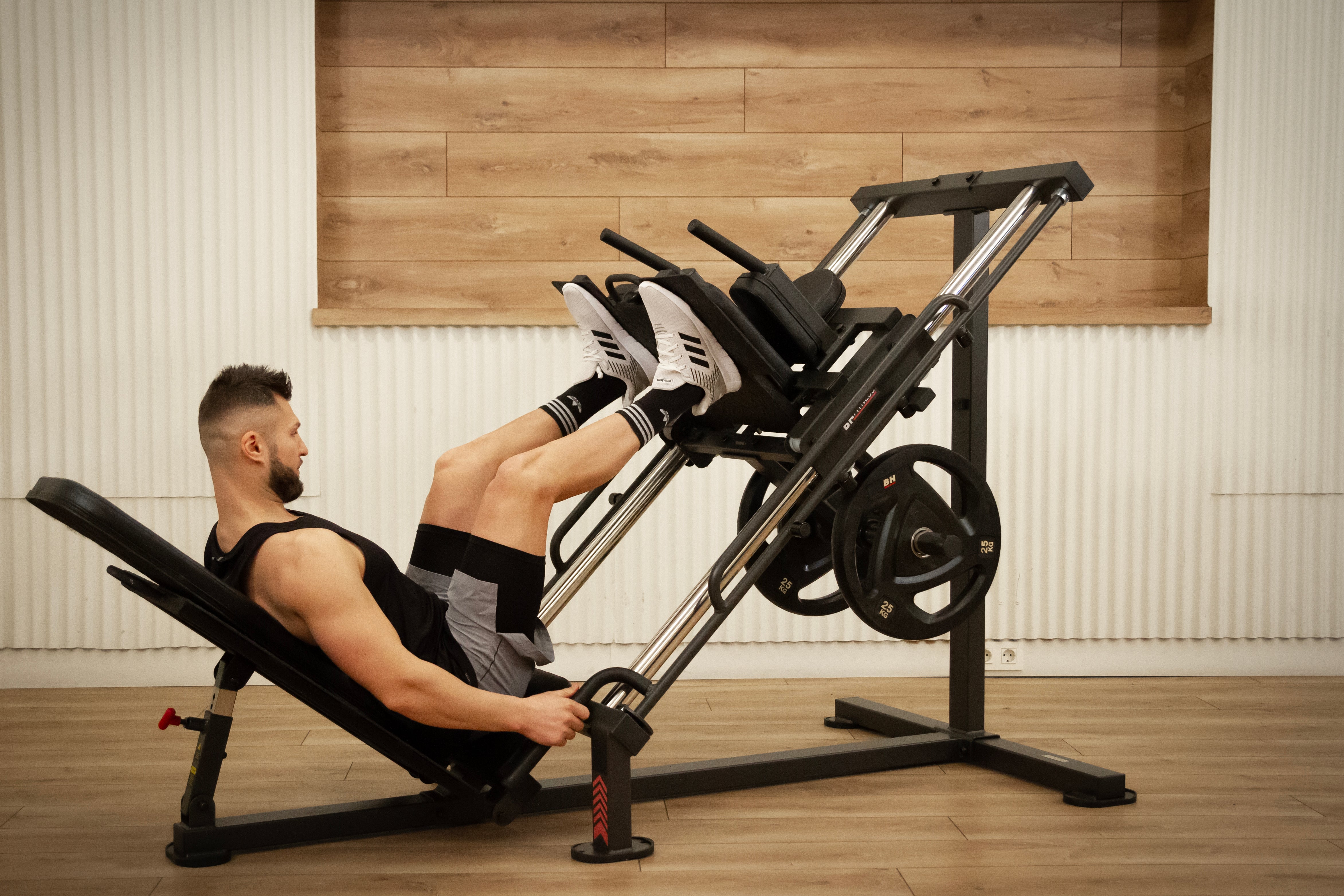 Prensa De Pierna Hack Squat Leg Press 45 G530 BH Fitness Sportech Prensa De Pierna Hack Squat Leg Press 45 G530 BH Fitness Sportech