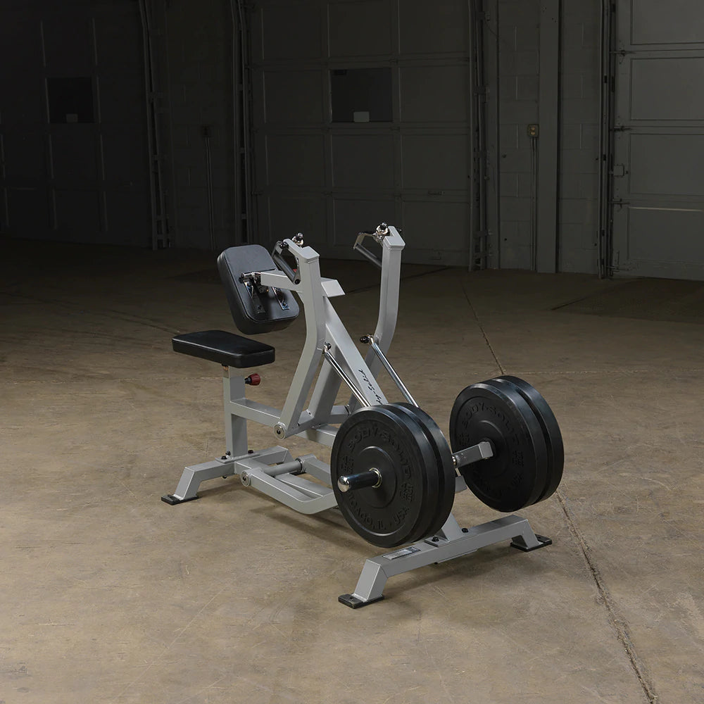 Colocación de pesas en remo sentado línea Proclub Body-solid- Sportech Fitness