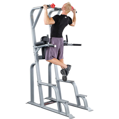 Estacion vertical Pro clubline de body-solid, vista general con ejemplo de ejercicio