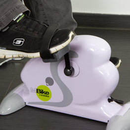 Uso de pies de la Minibike eléctrica YFAX611 BH Fitness- Sportech Fitness